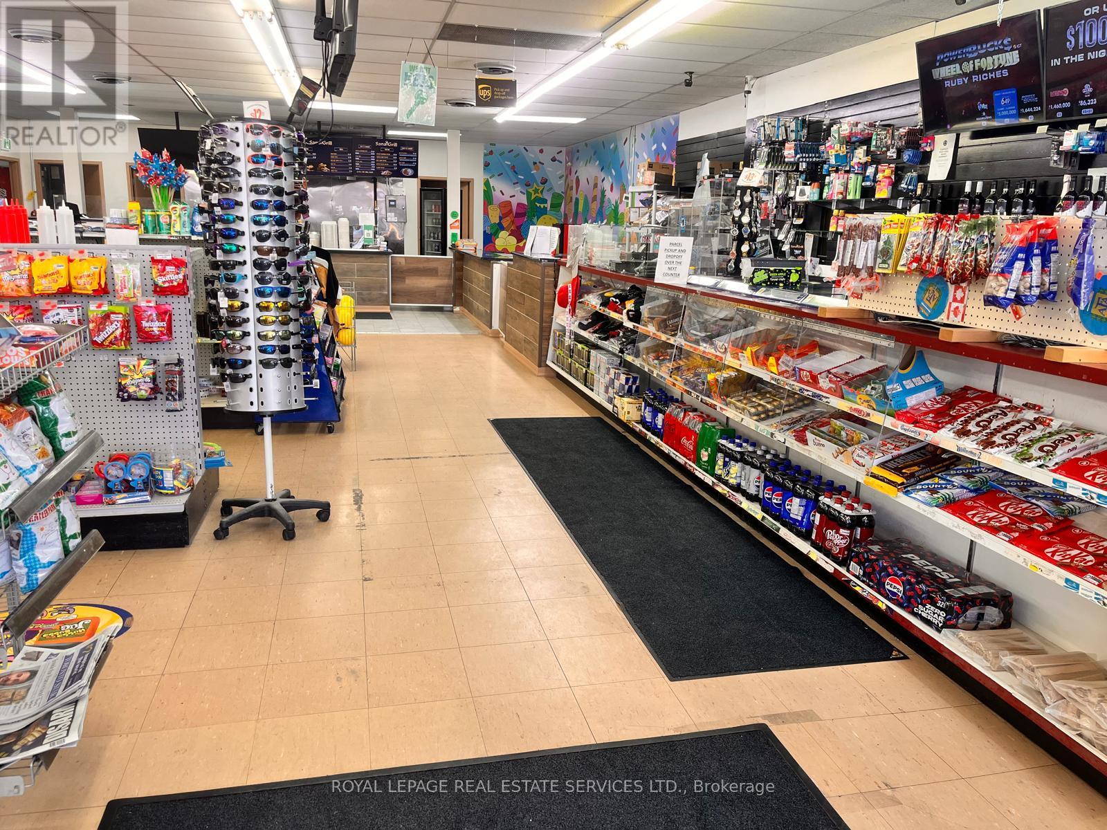 434 Lake Street, St. Catharines, Ontario  L2N 4H4 - Photo 5 - X12897416