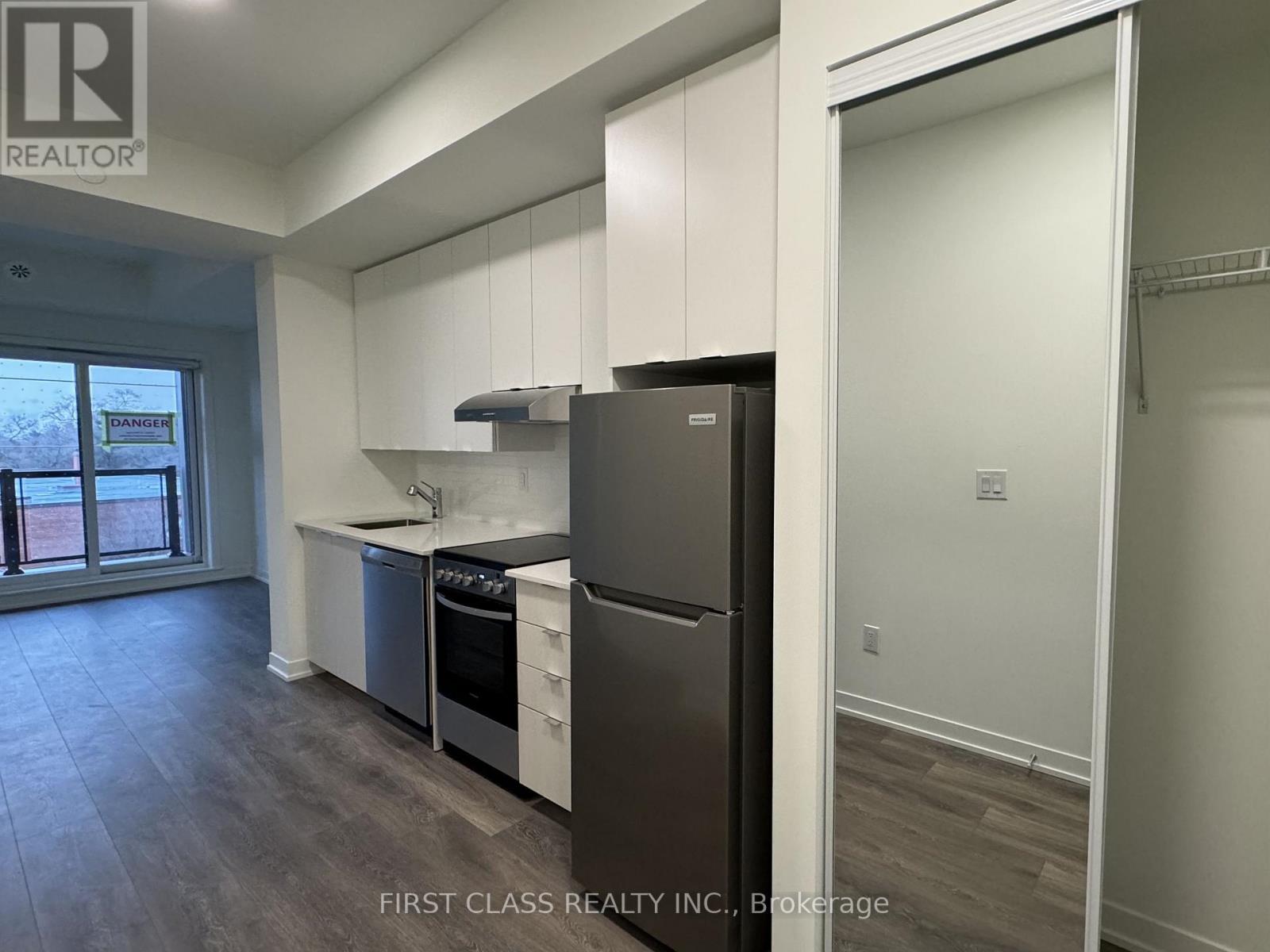 301 - 165 CANON JACKSON DRIVE, Toronto, Ontario