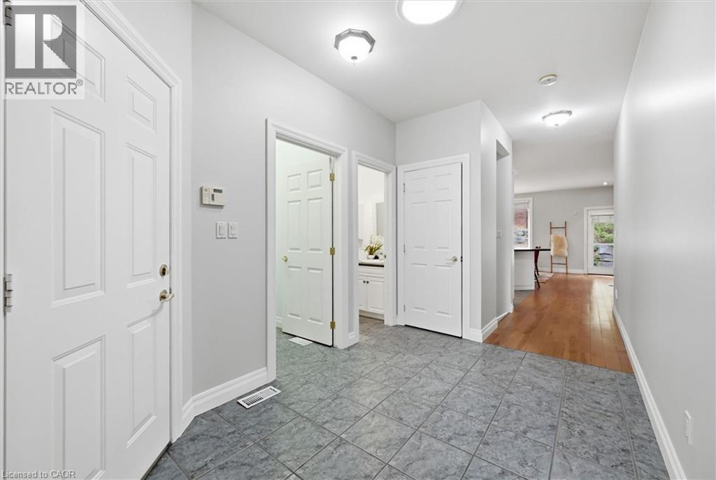 28 Wainwright Boulevard, Dundas, Ontario  L9H 7N5 - Photo 22 - 40815243