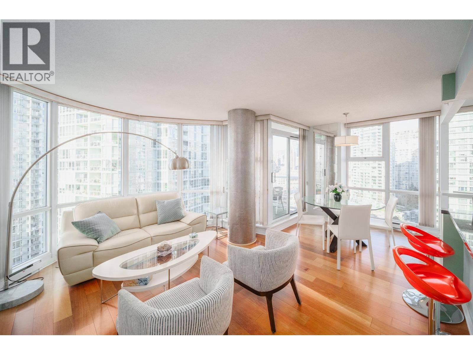 1906 1077 Marinaside Crescent, Vancouver, British Columbia V6Z 2Z5 - Photo 2 - R3083547