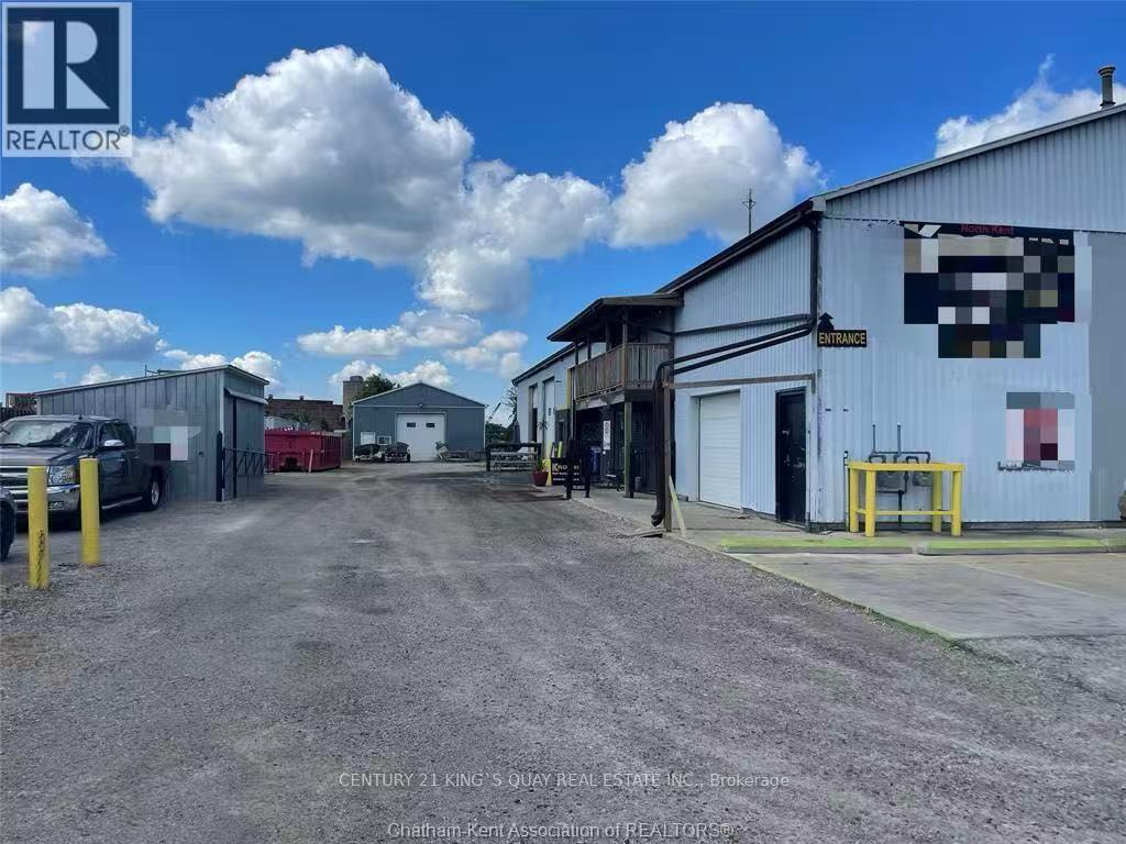 740 Gillard Street, Chatham-Kent, Ontario  N8A 4Z5 - Photo 2 - X12927106