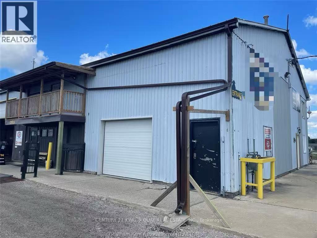 740 Gillard Street, Chatham-Kent, Ontario  N8A 4Z5 - Photo 3 - X12927106