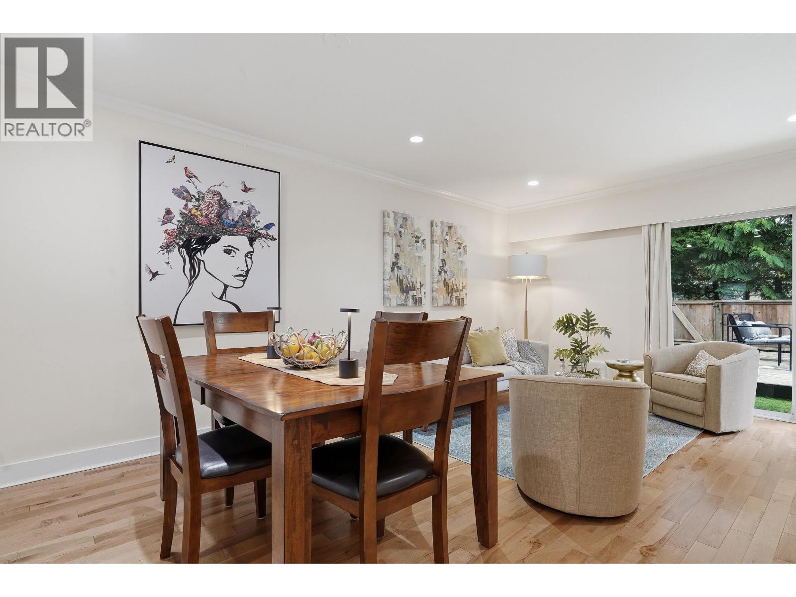 2329 MOUNTAIN HIGHWAY, North Vancouver, British Columbia