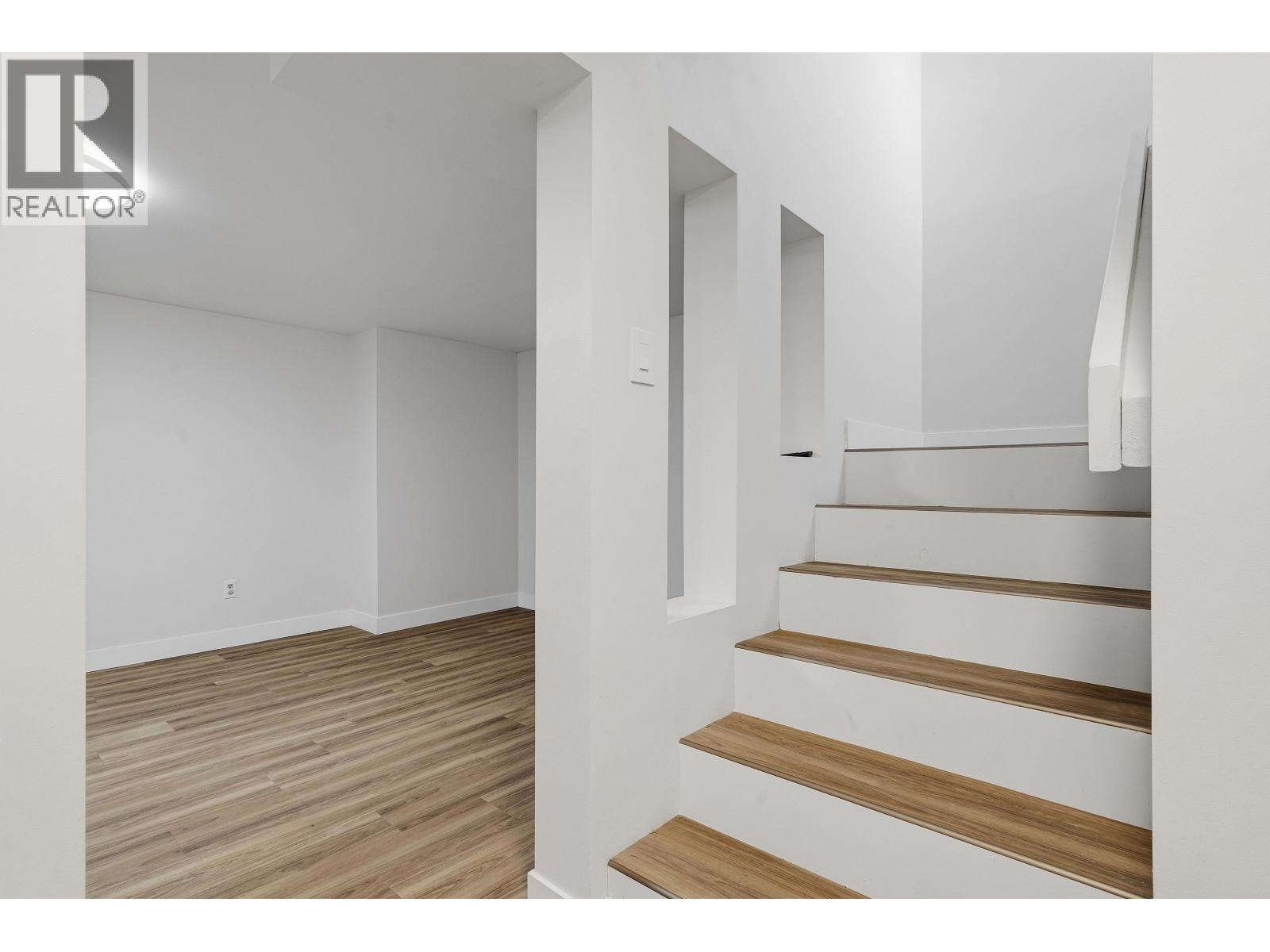 2329 Mountain Highway, North Vancouver, British Columbia  V7J 2N2 - Photo 30 - R3103882