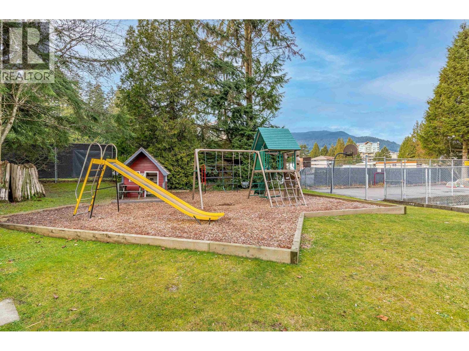2329 Mountain Highway, North Vancouver, British Columbia  V7J 2N2 - Photo 38 - R3103882
