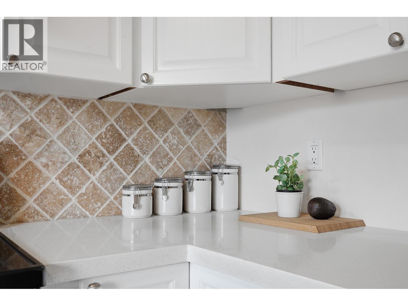 2329 Mountain Highway, North Vancouver, British Columbia  V7J 2N2 - Photo 33 - R3103882