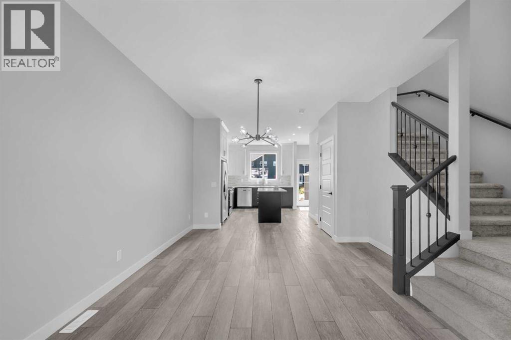 27 Amblefield Avenue NW, Calgary, Alberta  T3P 2C1 - Photo 5 - A2267569