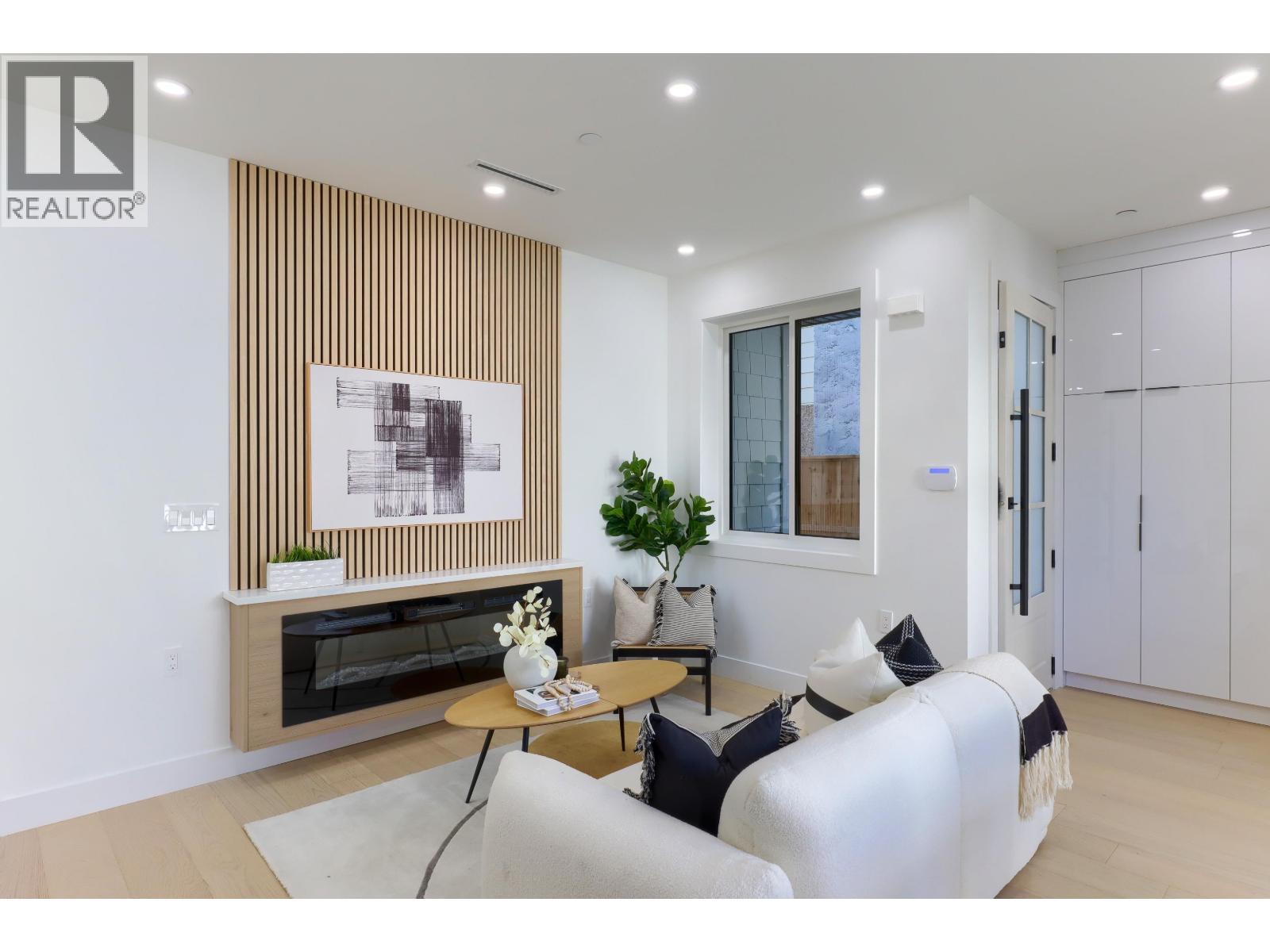 2 4742 St Catherines Street, Vancouver, British Columbia  V5V 4M7 - Photo 9 - R3104189