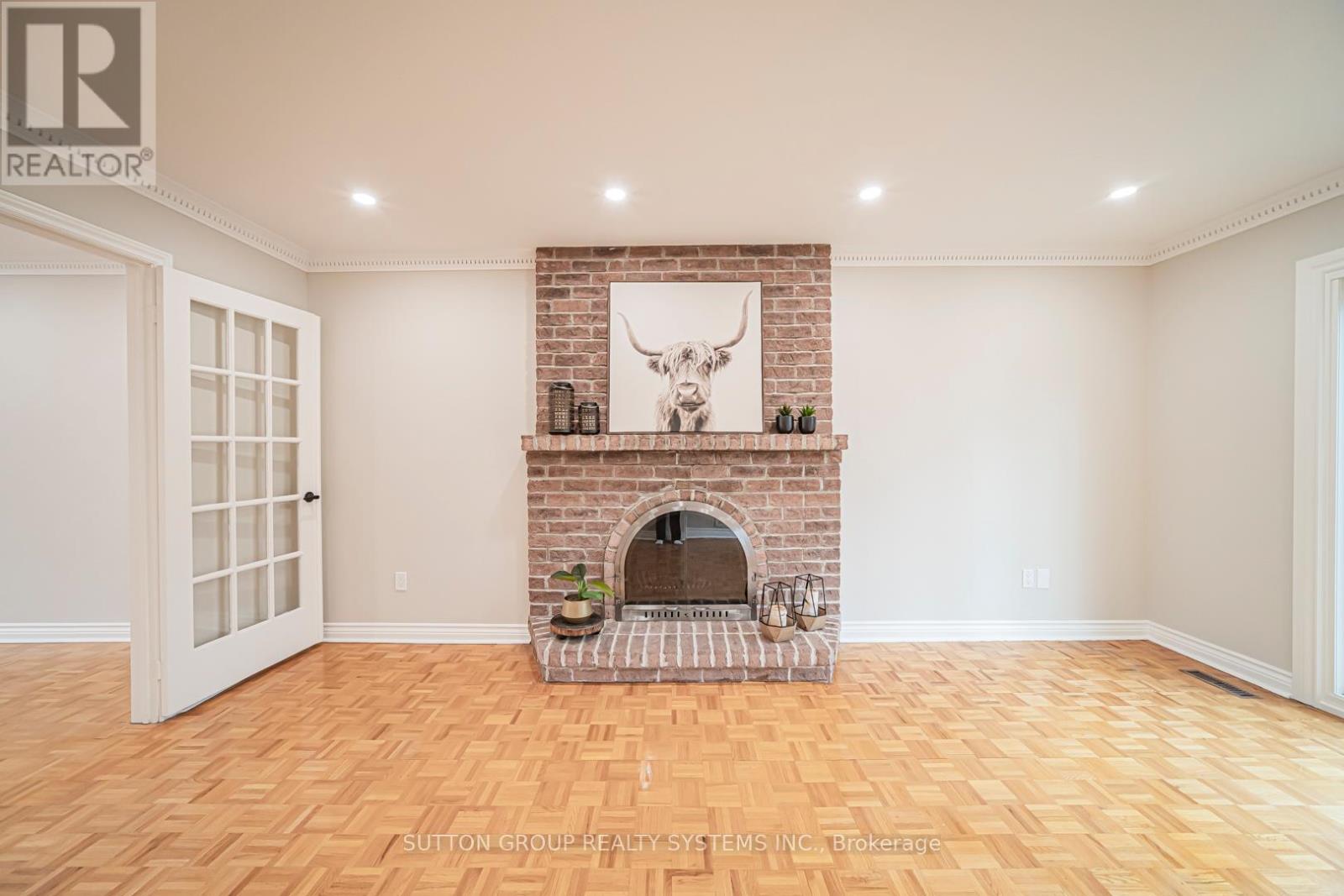 61 Somerset Crescent, Richmond Hill, Ontario  L4C 8N8 - Photo 12 - N12927122