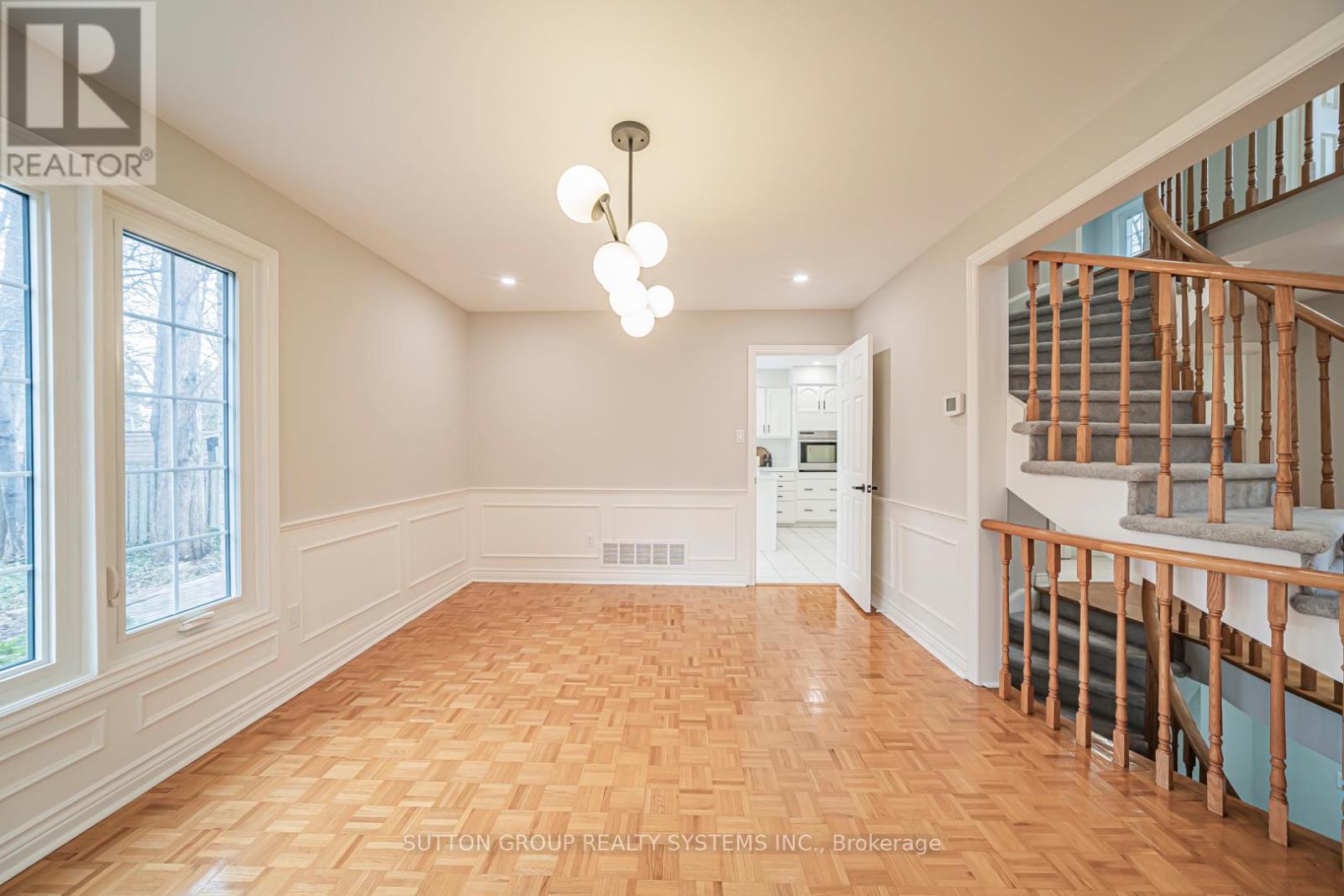 61 Somerset Crescent, Richmond Hill, Ontario  L4C 8N8 - Photo 15 - N12927122