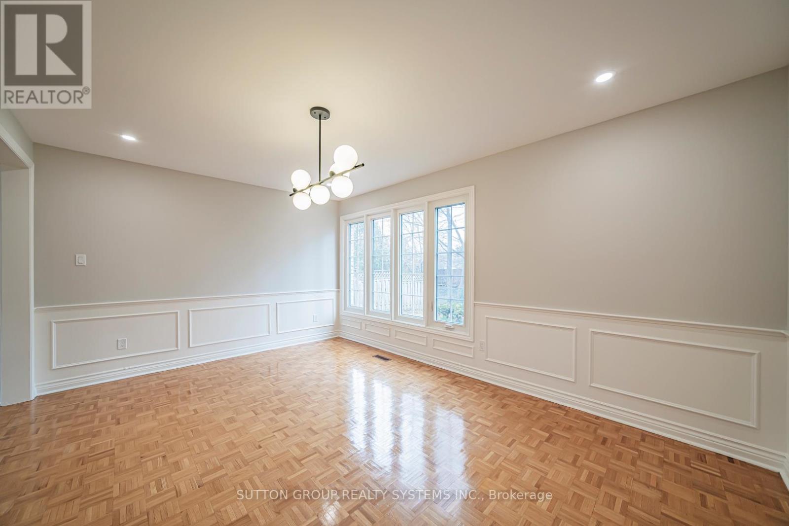 61 Somerset Crescent, Richmond Hill, Ontario  L4C 8N8 - Photo 17 - N12927122