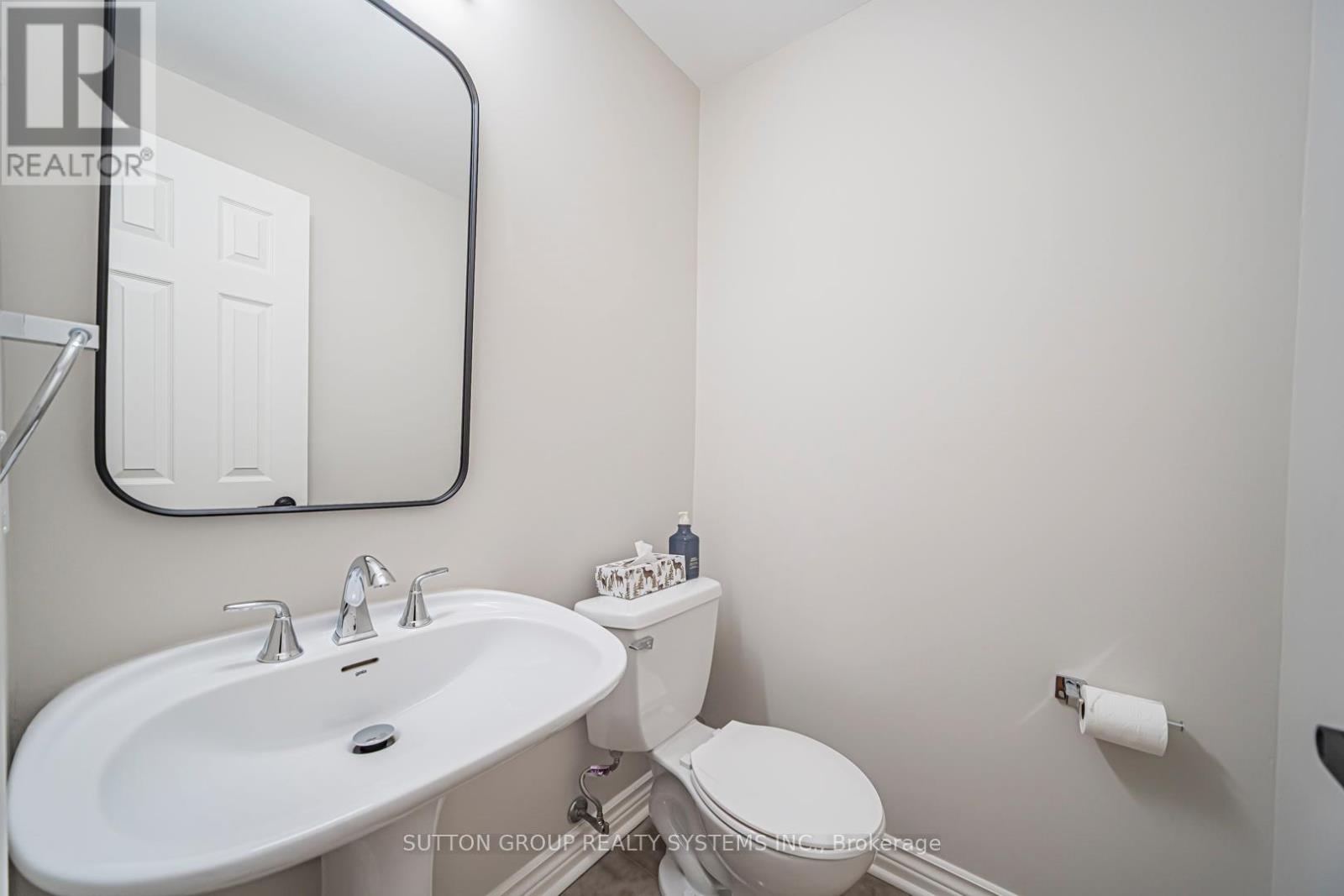 61 Somerset Crescent, Richmond Hill, Ontario  L4C 8N8 - Photo 29 - N12927122