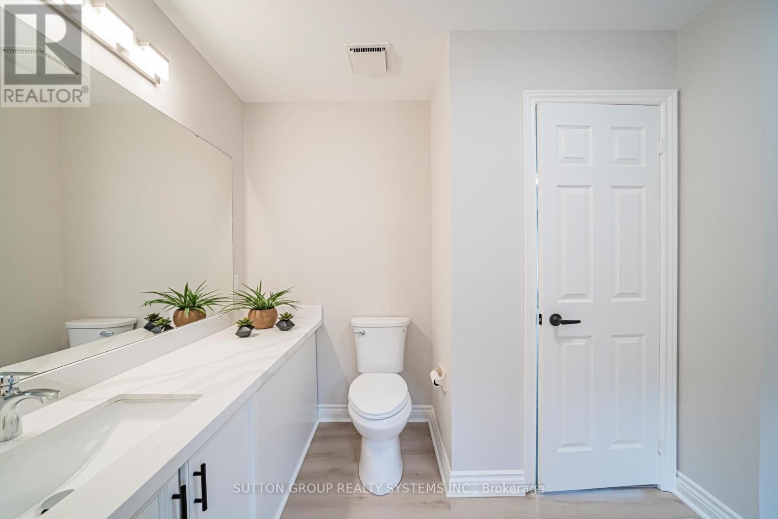 61 Somerset Crescent, Richmond Hill, Ontario  L4C 8N8 - Photo 33 - N12927122