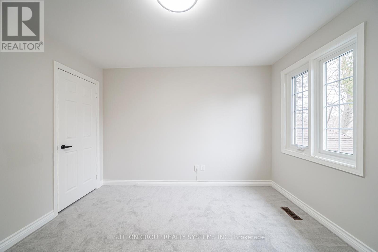 61 Somerset Crescent, Richmond Hill, Ontario  L4C 8N8 - Photo 37 - N12927122