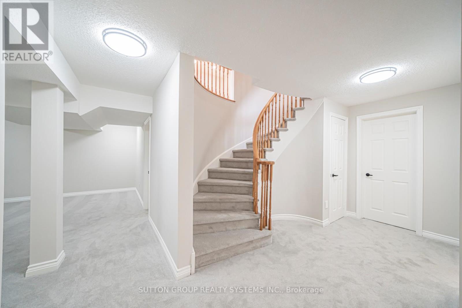 61 Somerset Crescent, Richmond Hill, Ontario  L4C 8N8 - Photo 39 - N12927122