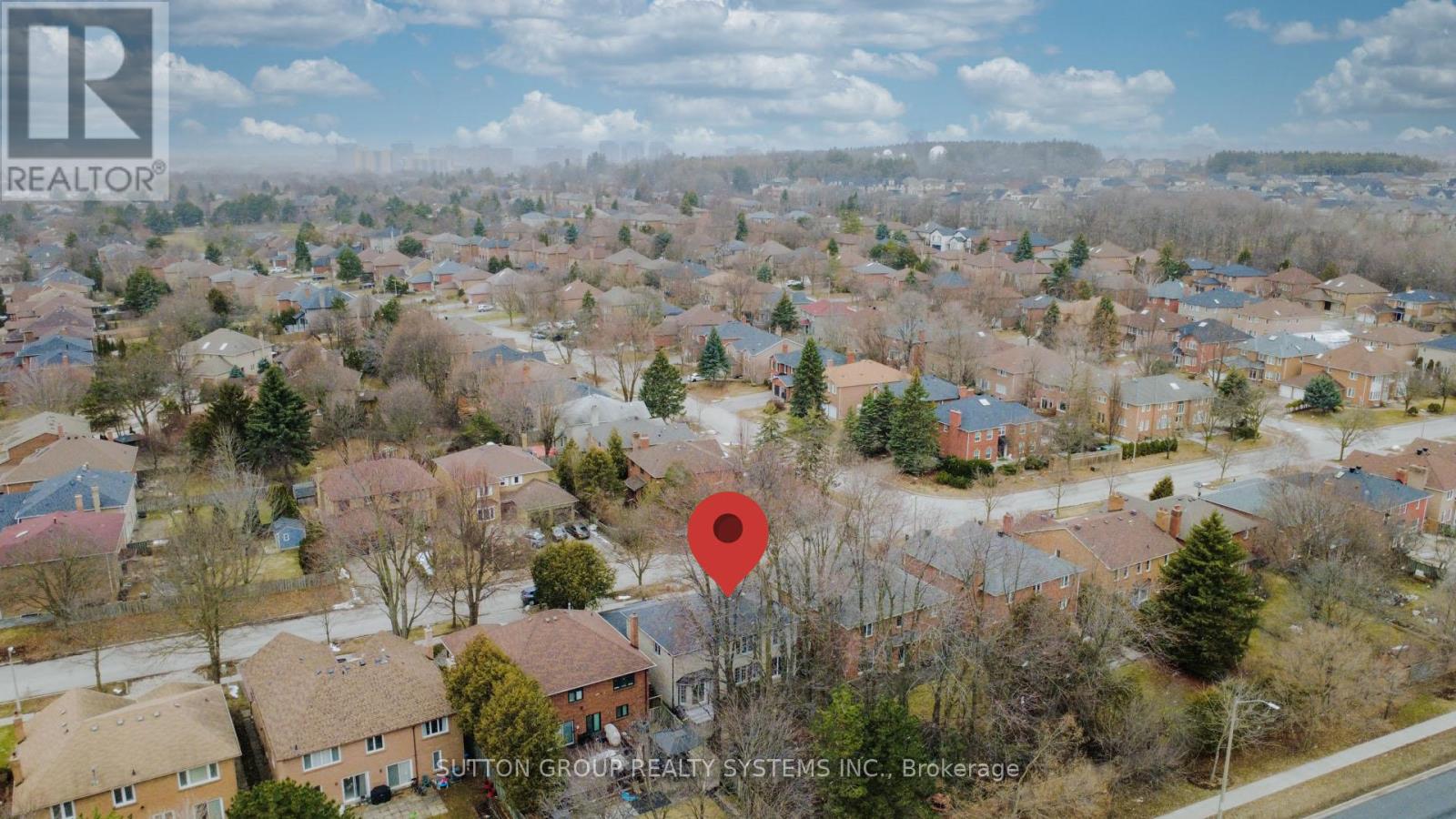 61 Somerset Crescent, Richmond Hill, Ontario  L4C 8N8 - Photo 4 - N12927122