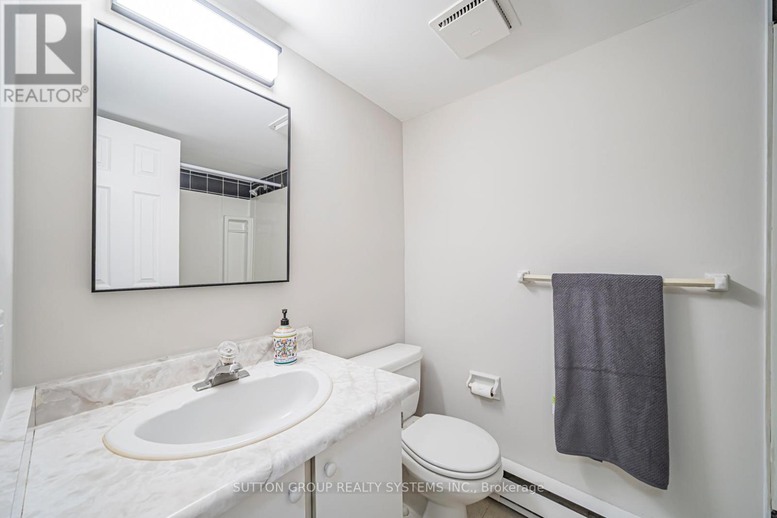 61 Somerset Crescent, Richmond Hill, Ontario  L4C 8N8 - Photo 40 - N12927122