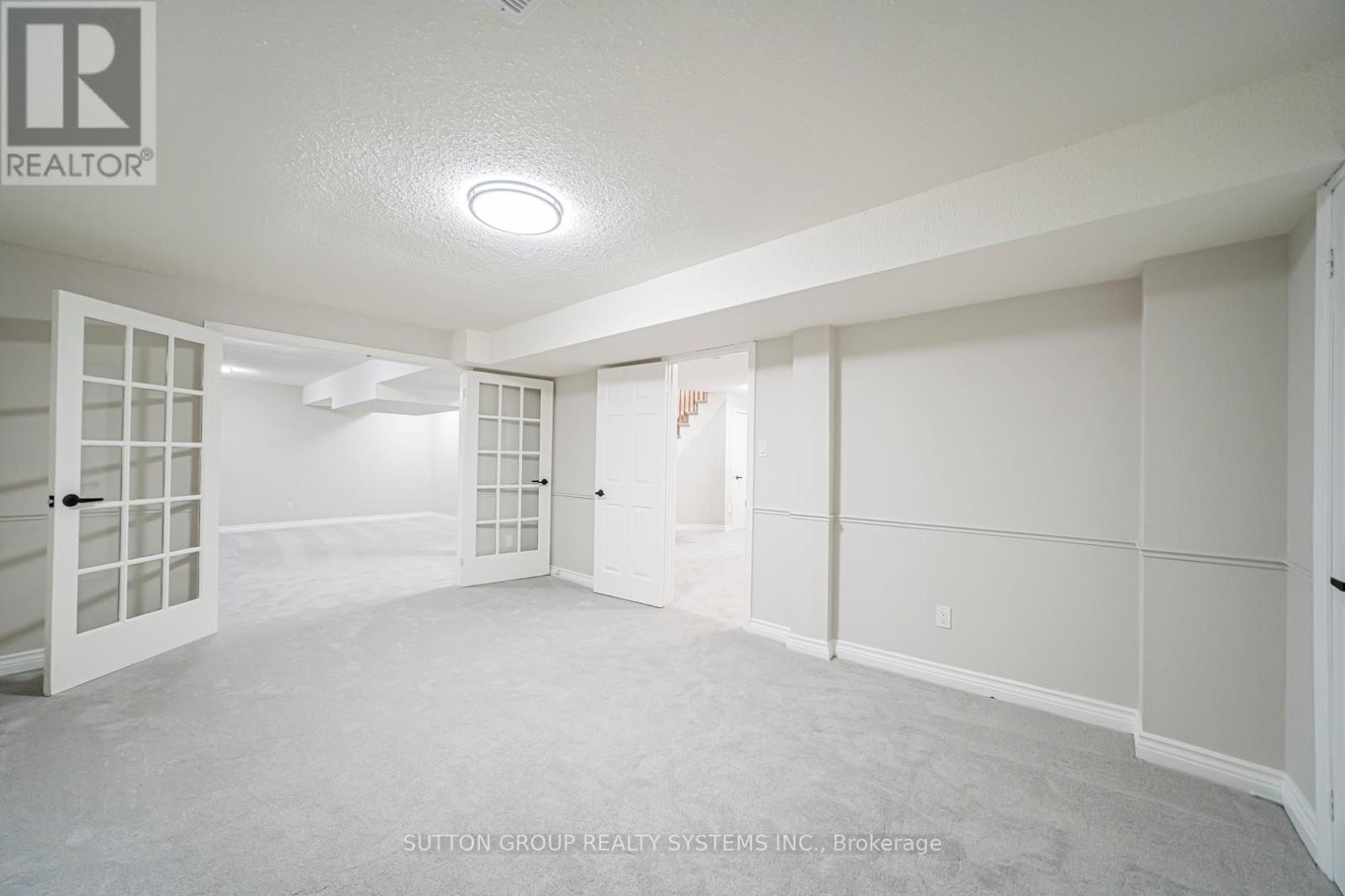 61 Somerset Crescent, Richmond Hill, Ontario  L4C 8N8 - Photo 41 - N12927122