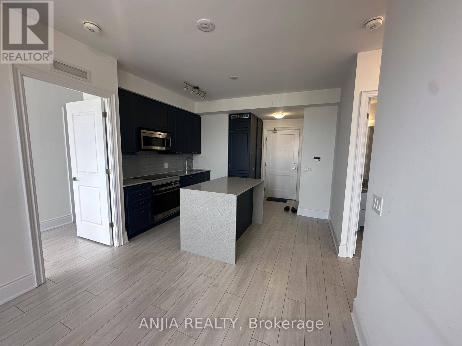 3711 - 30 Elm Drive W, Mississauga, Ontario  L5B 0N6 - Photo 7 - W12927120