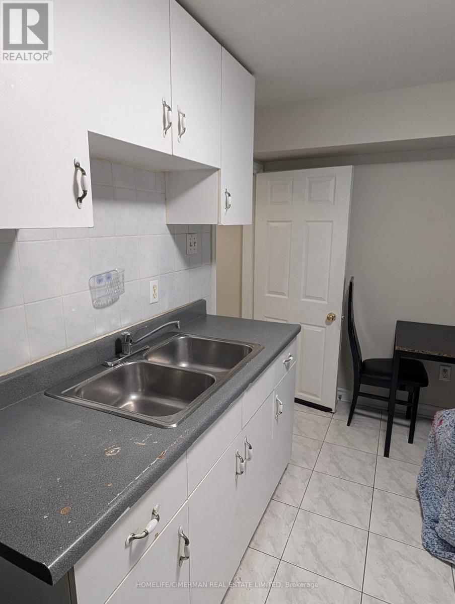 1585 Weston Road S, Toronto, Ontario  M9N 1T4 - Photo 6 - W12927126