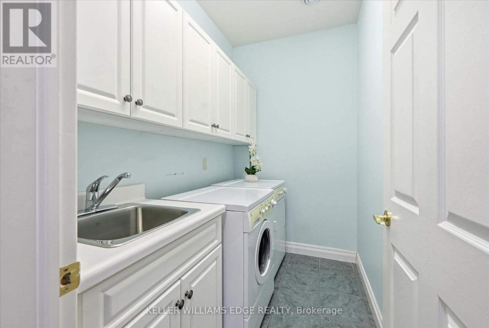 28 Wainwright Boulevard, Hamilton, Ontario  L9H 7N5 - Photo 10 - X12927130