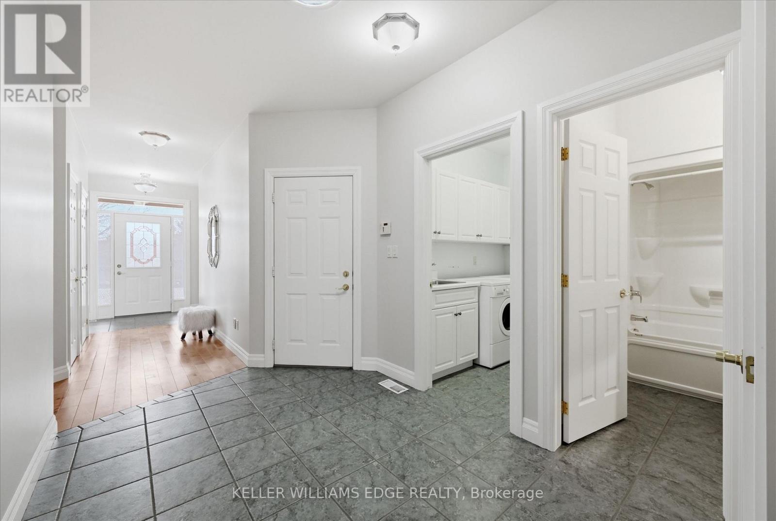 28 Wainwright Boulevard, Hamilton, Ontario  L9H 7N5 - Photo 12 - X12927130