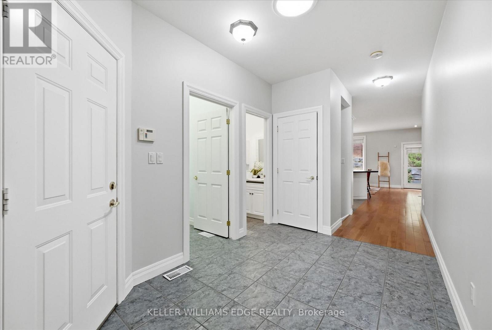 28 Wainwright Boulevard, Hamilton, Ontario  L9H 7N5 - Photo 13 - X12927130