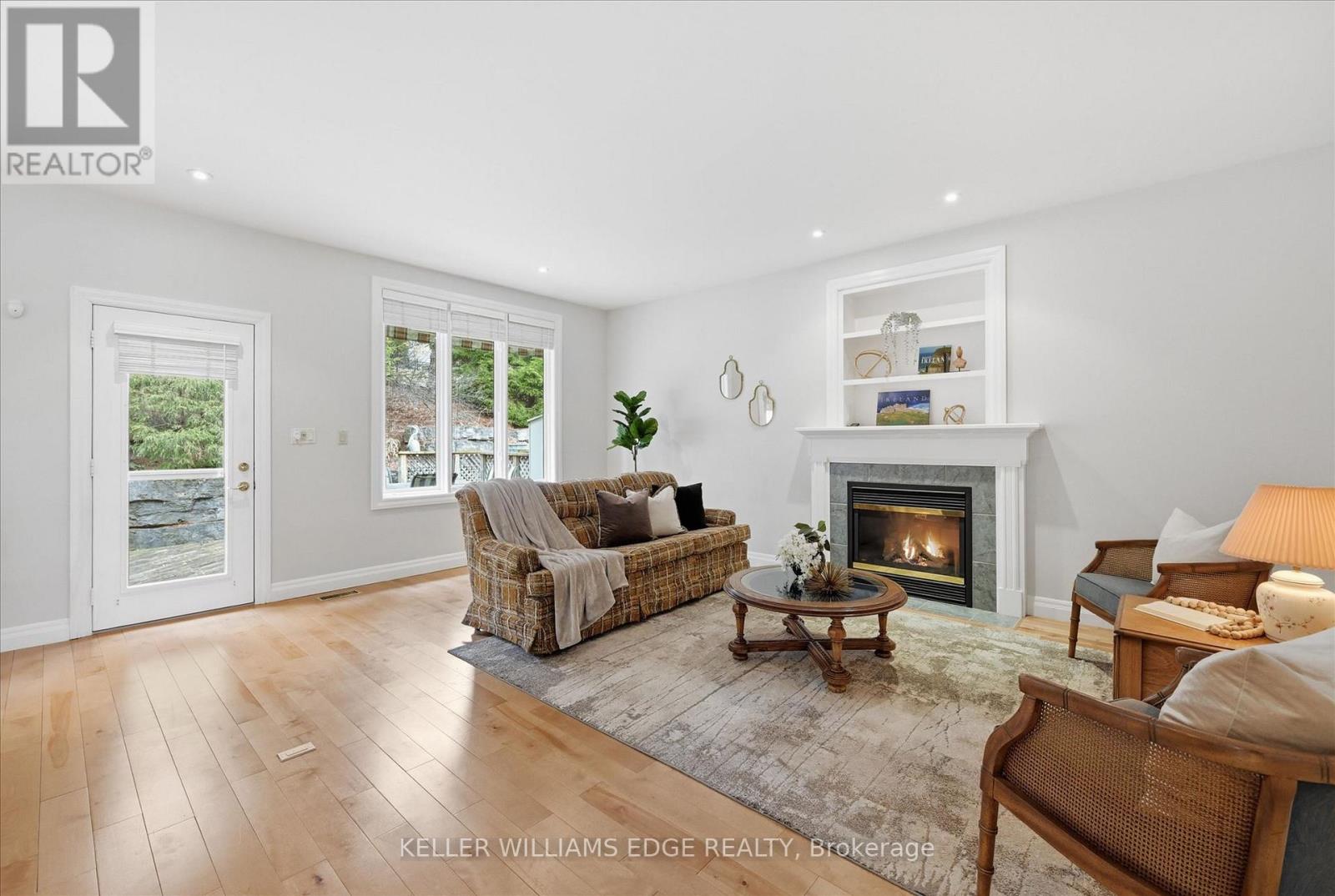 28 Wainwright Boulevard, Hamilton, Ontario  L9H 7N5 - Photo 14 - X12927130