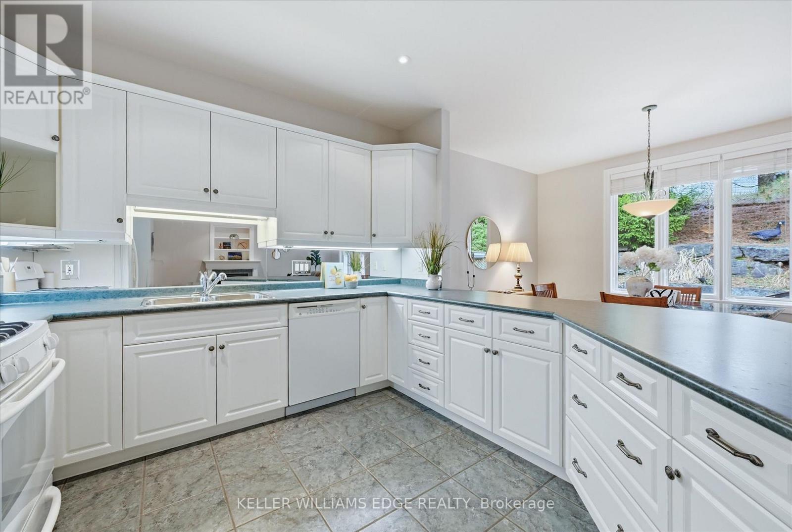 28 Wainwright Boulevard, Hamilton, Ontario  L9H 7N5 - Photo 23 - X12927130