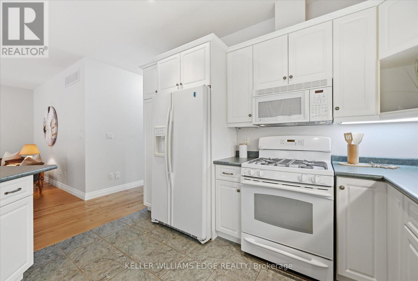 28 Wainwright Boulevard, Hamilton, Ontario  L9H 7N5 - Photo 25 - X12927130