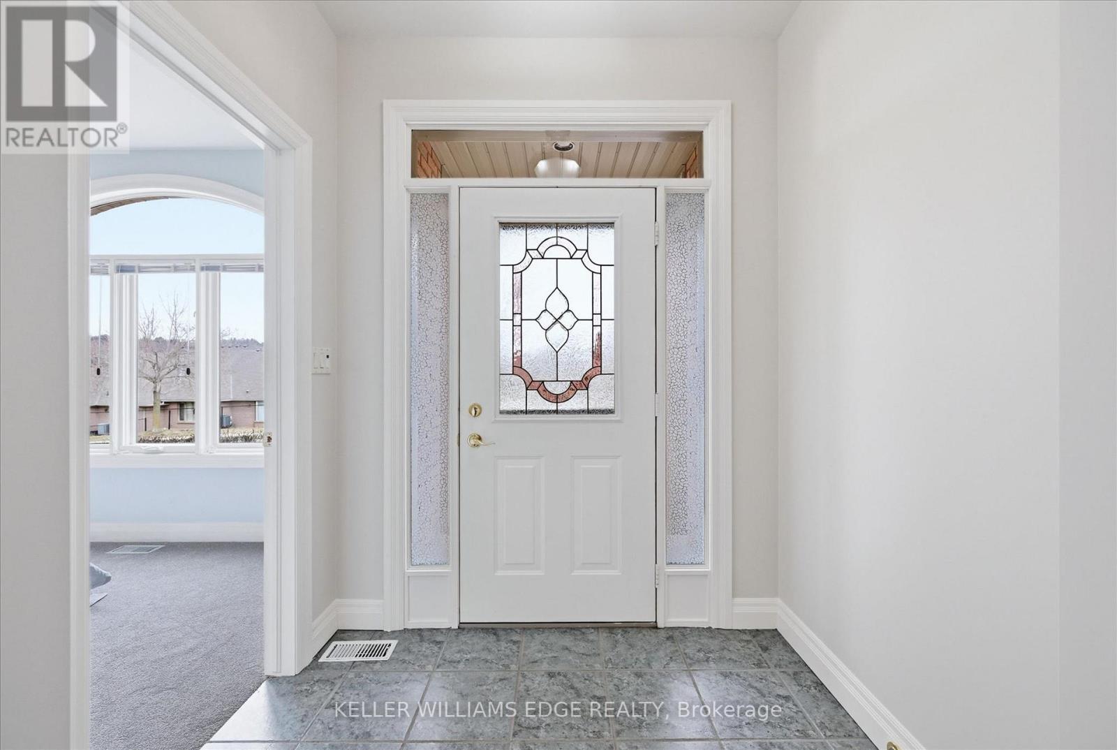 28 Wainwright Boulevard, Hamilton, Ontario  L9H 7N5 - Photo 3 - X12927130