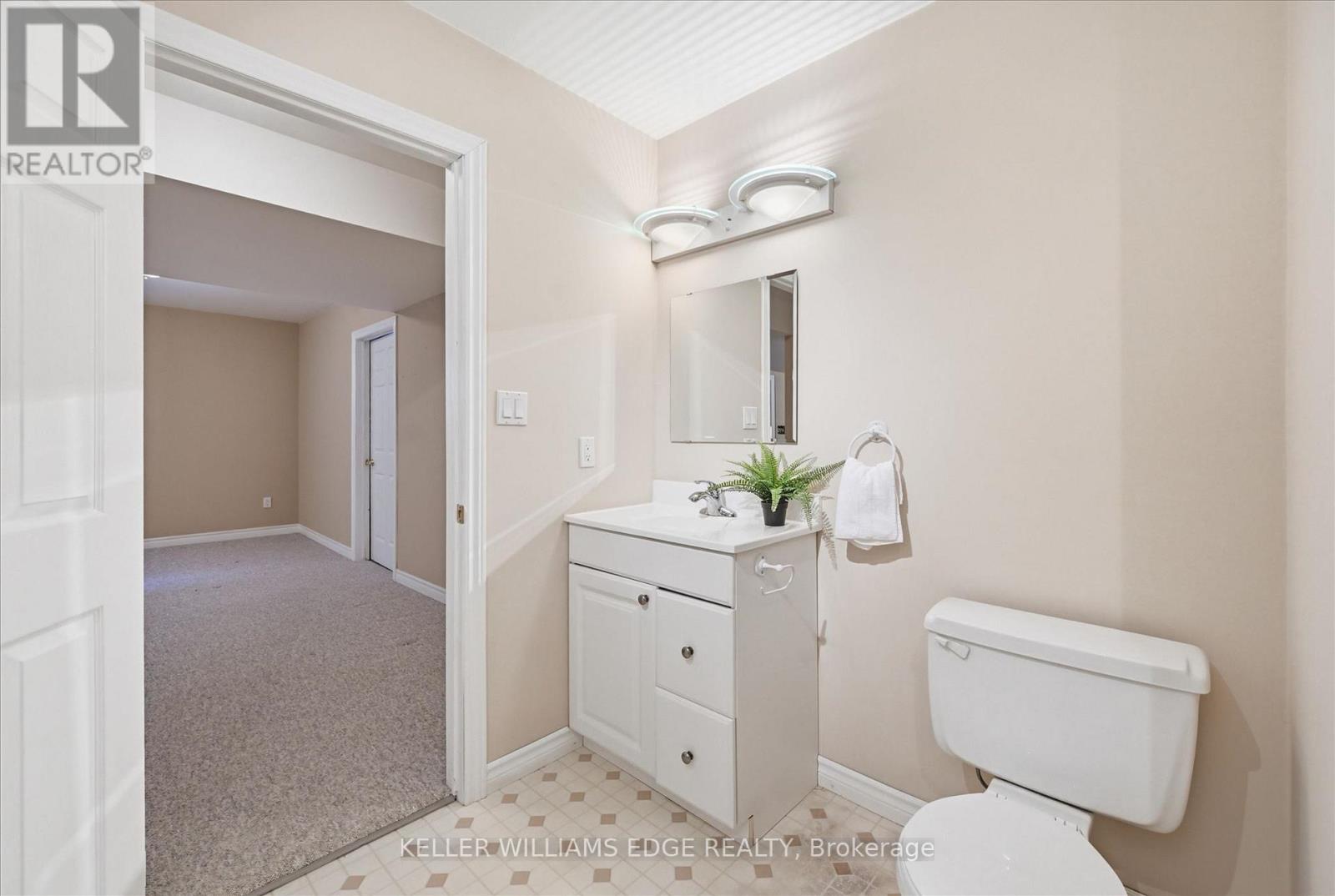 28 Wainwright Boulevard, Hamilton, Ontario  L9H 7N5 - Photo 36 - X12927130