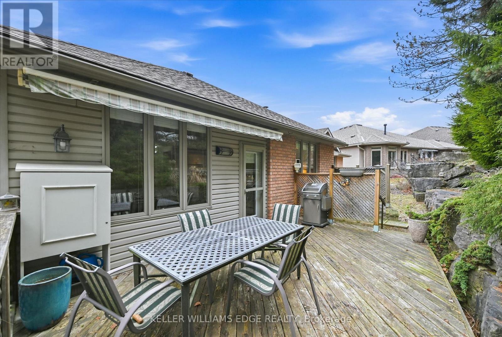 28 Wainwright Boulevard, Hamilton, Ontario  L9H 7N5 - Photo 37 - X12927130