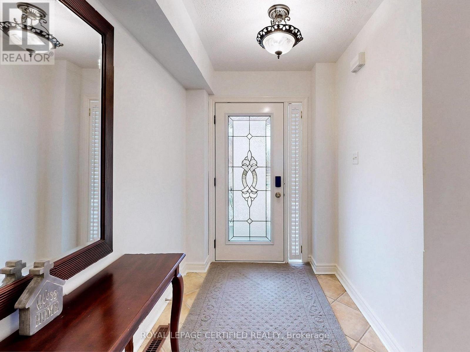 8 Grapevine Road, Caledon, Ontario  L7E 2L2 - Photo 3 - W12926746