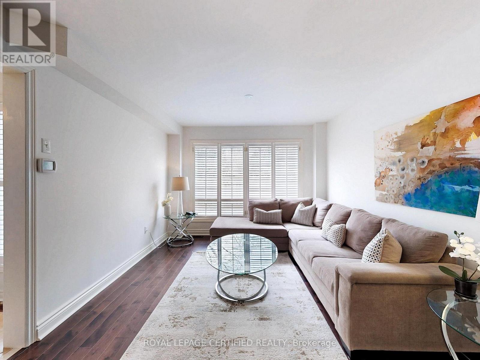 8 Grapevine Road, Caledon, Ontario  L7E 2L2 - Photo 6 - W12926746