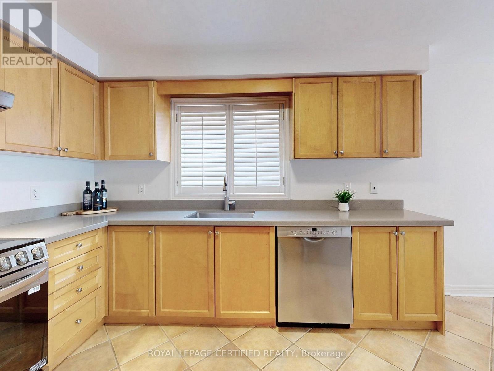 8 Grapevine Road, Caledon, Ontario  L7E 2L2 - Photo 11 - W12926746