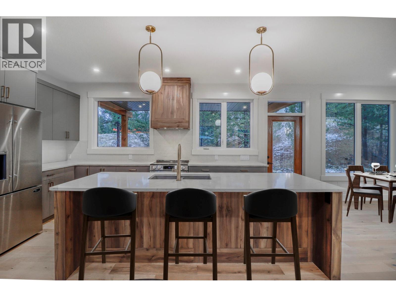 136 Shadow Mountain Boulevard, Cranbrook, British Columbia  V1C 0C6 - Photo 6 - 10371062