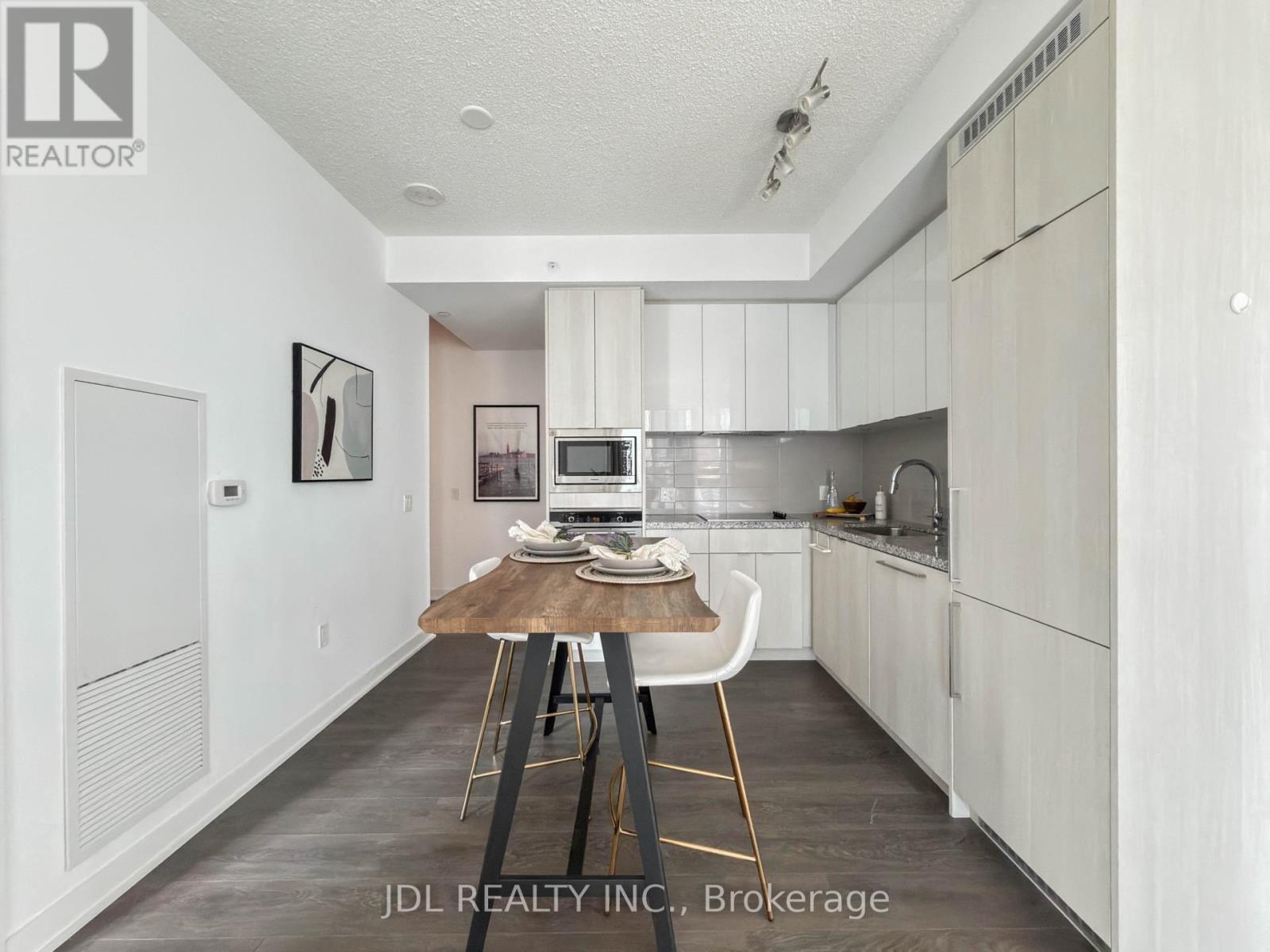 1602 - 115 Blue Jays Way, Toronto, Ontario  M5V 0N4 - Photo 14 - C12927144