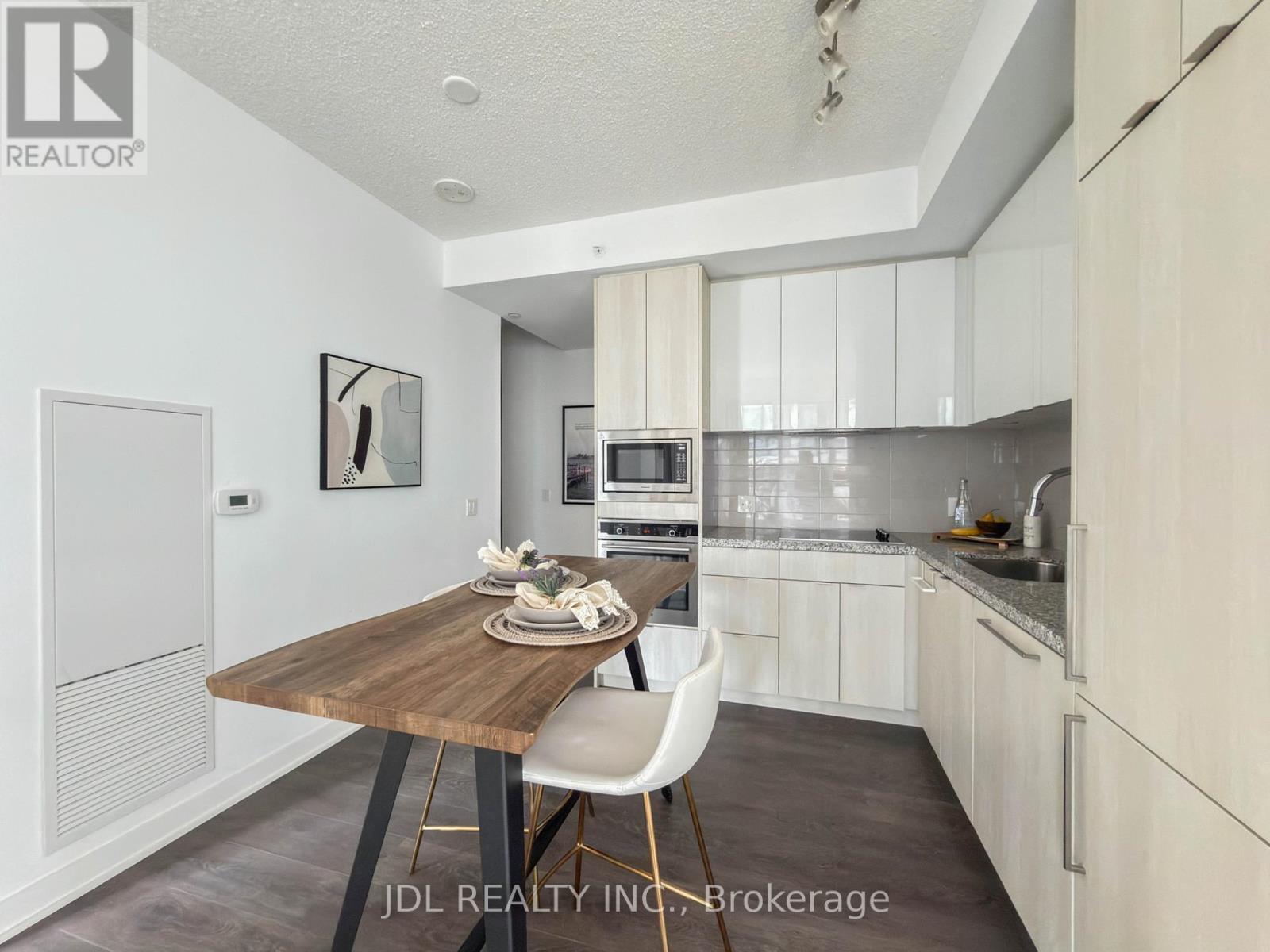 1602 - 115 Blue Jays Way, Toronto, Ontario  M5V 0N4 - Photo 16 - C12927144