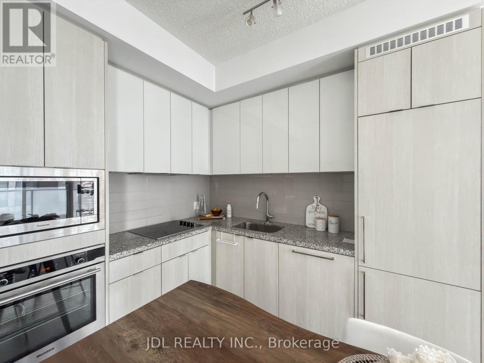 1602 - 115 Blue Jays Way, Toronto, Ontario  M5V 0N4 - Photo 17 - C12927144