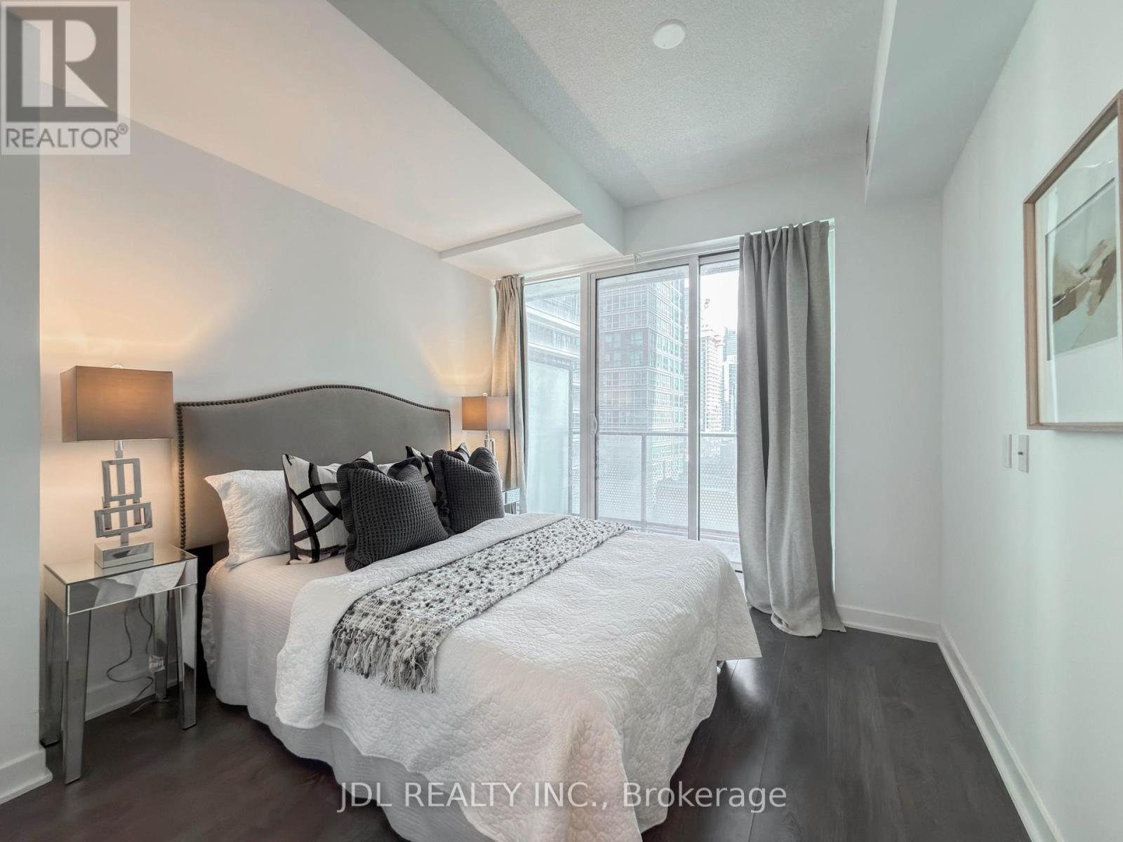1602 - 115 Blue Jays Way, Toronto, Ontario  M5V 0N4 - Photo 22 - C12927144