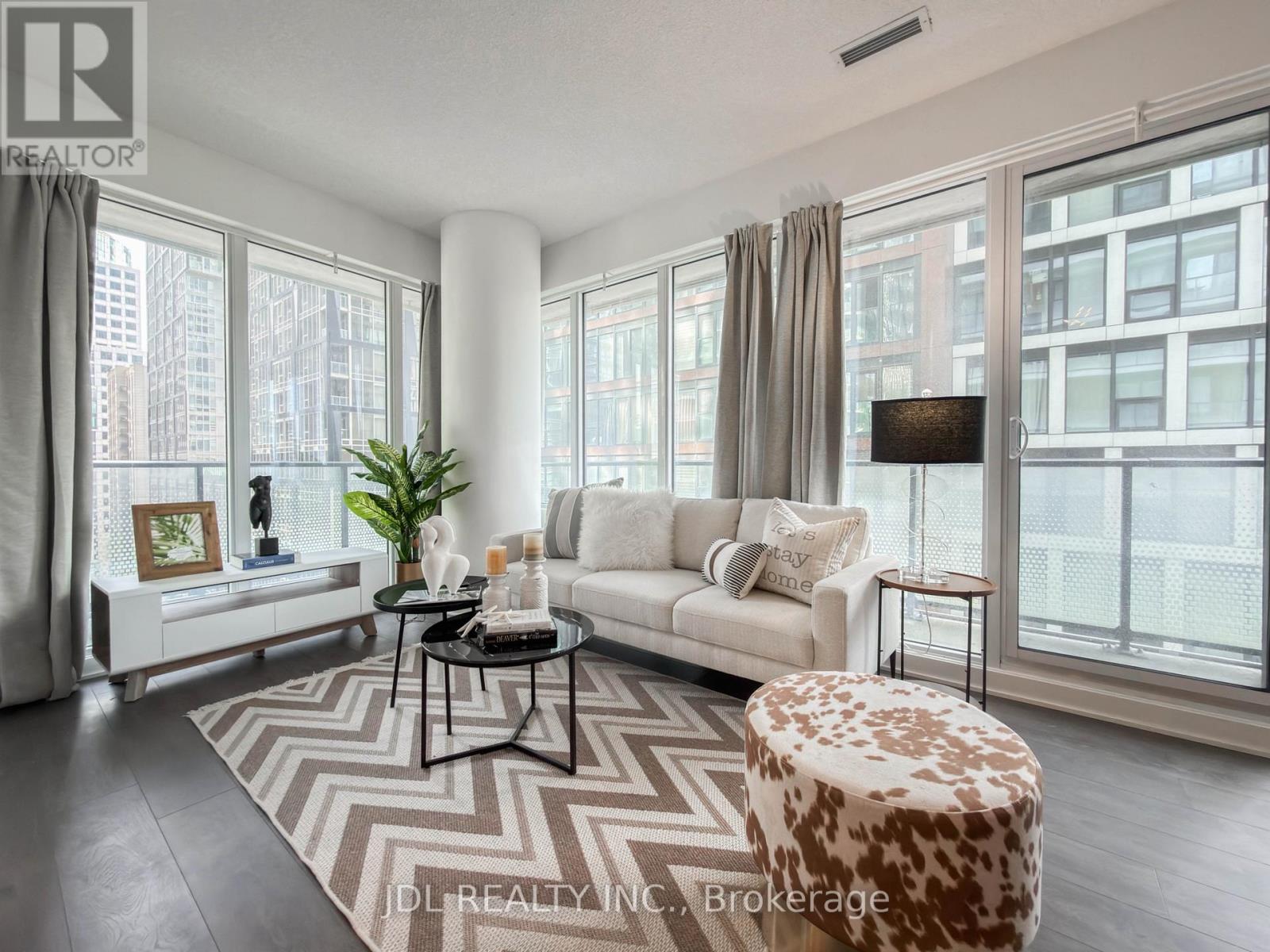 1602 - 115 Blue Jays Way, Toronto, Ontario  M5V 0N4 - Photo 5 - C12927144