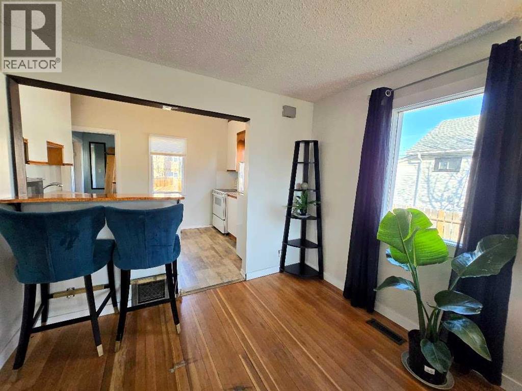 5308 49 Avenue, Camrose, Alberta  T4V 0N5 - Photo 8 - A2266371