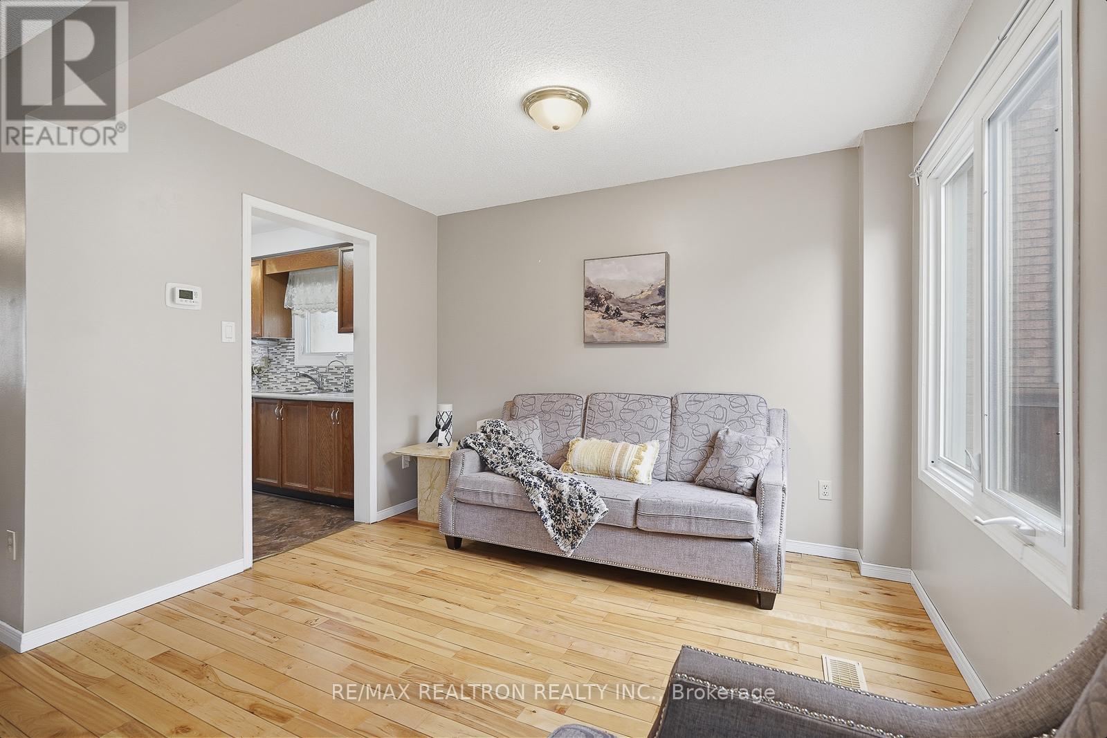 129 Heydon Avenue, New Tecumseth, Ontario L9R 1N6 - Photo 14 - N12927152