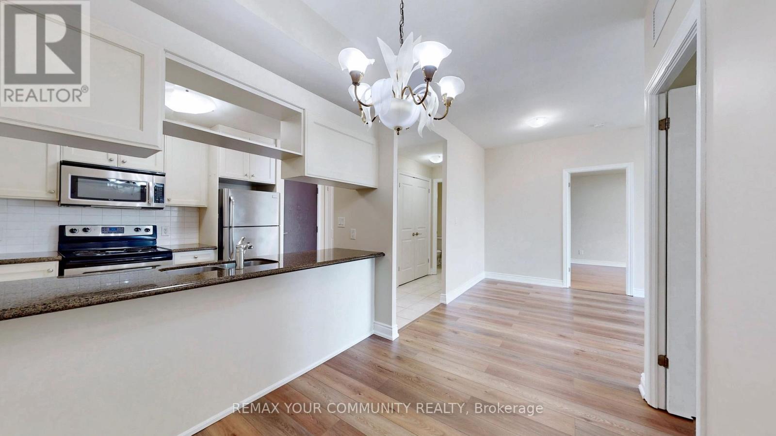 520 - 281 Woodbridge Avenue, Vaughan, Ontario  L4L 0C6 - Photo 9 - N12927156