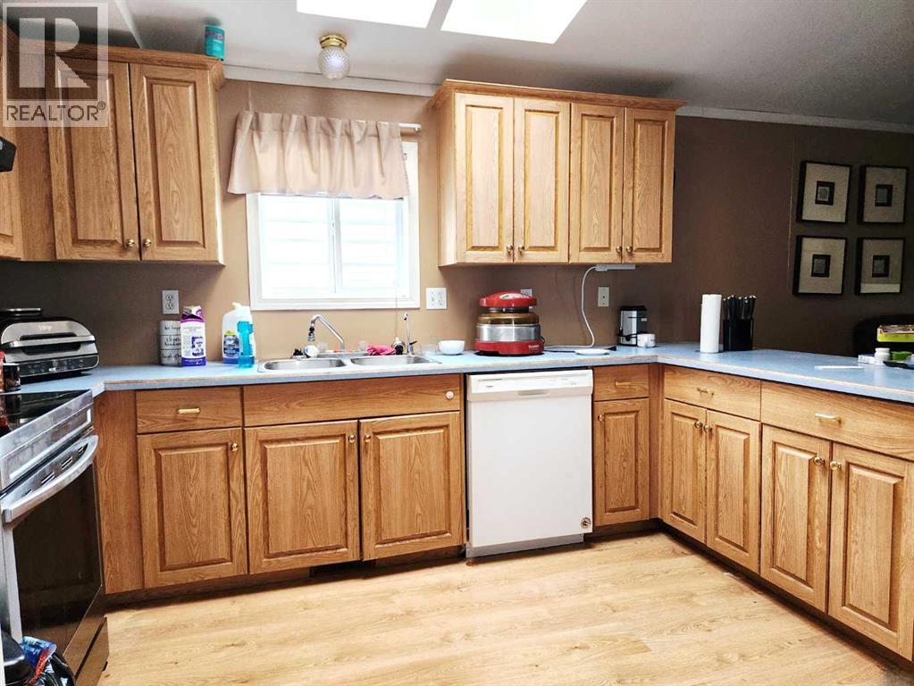 2 East Loop, Joffre, Alberta  T4L 2N2 - Photo 7 - A2289003