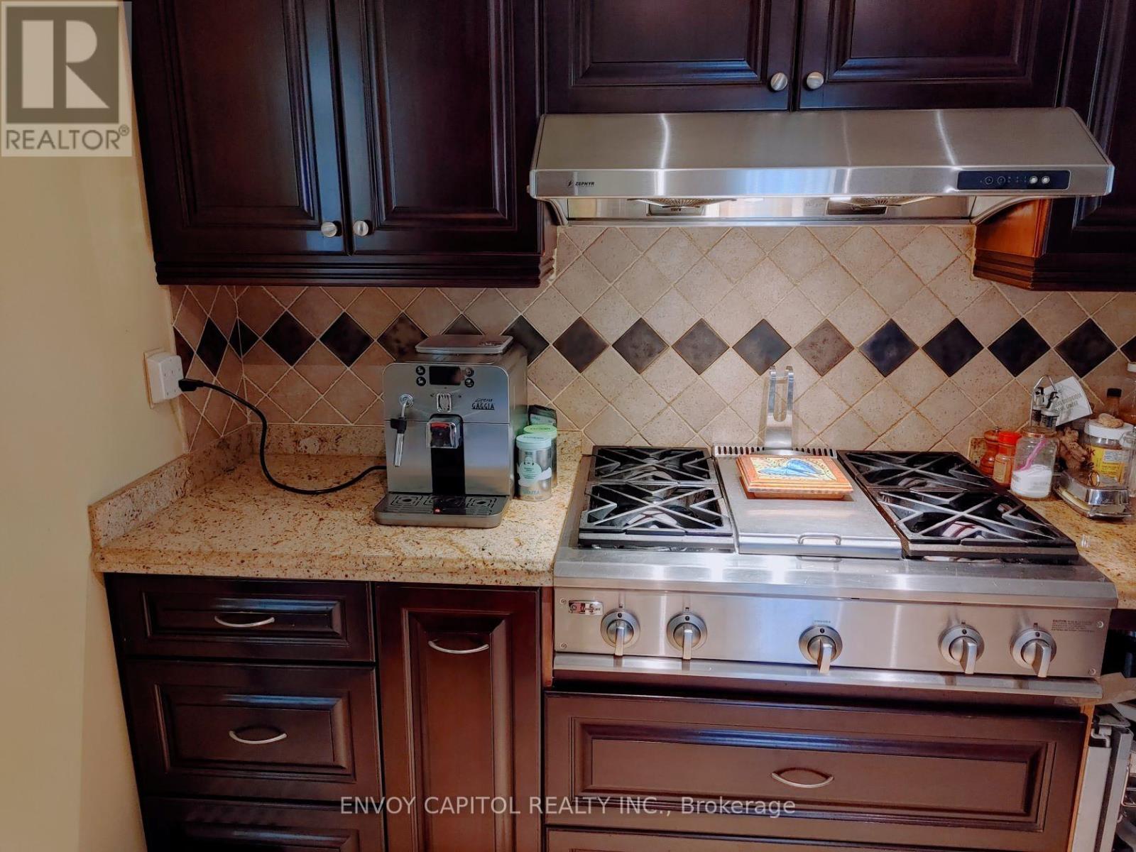 86 West Deane Park Drive, Toronto, Ontario M9B 2S3 - Photo 8 - W12927142