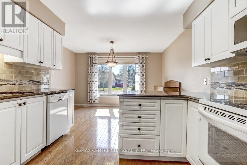 46 - 99 Edgevalley Road, London East, Ontario  N5Y 5N1 - Photo 8 - X12927160