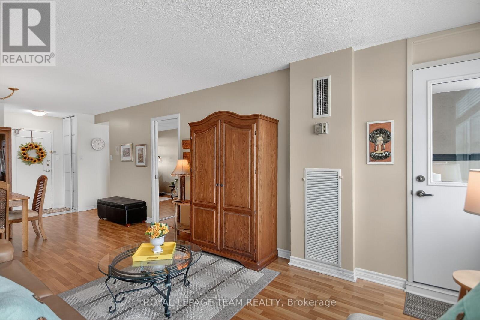 606 - 555 Brittany Drive, Ottawa, Ontario  K1K 4C5 - Photo 12 - X12927222