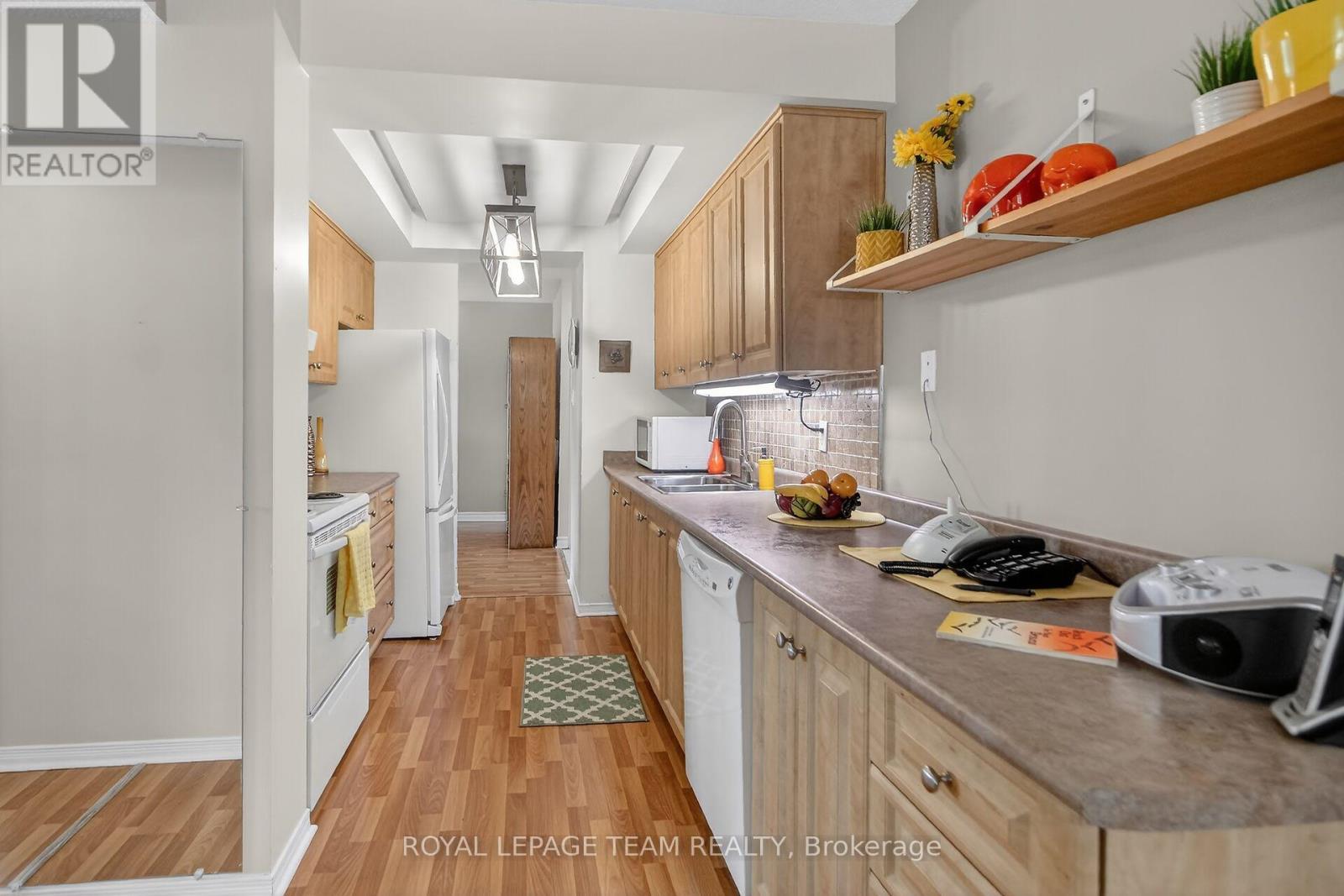 606 - 555 Brittany Drive, Ottawa, Ontario  K1K 4C5 - Photo 18 - X12927222